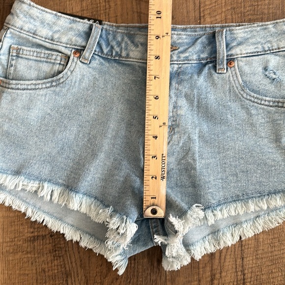 NWT Divided H&M low waist shorts Taille basse short size 10 cut off denim shorts - Picture 7 of 11